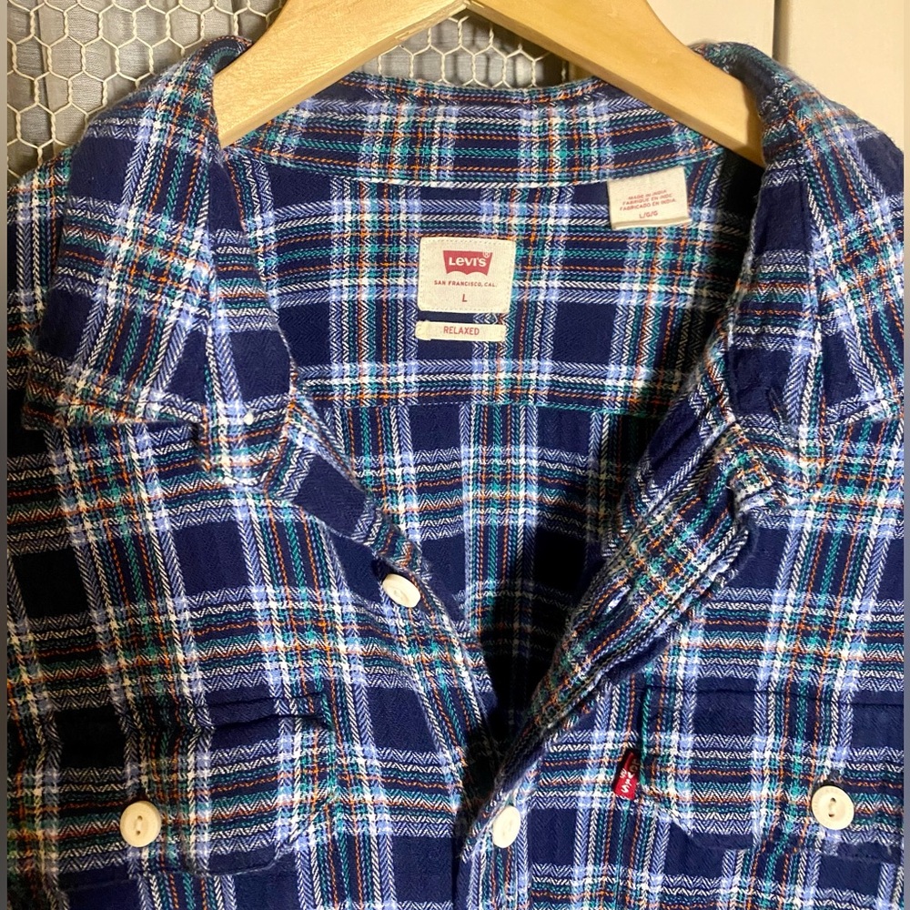 Classic Relaxed-Fit Levi’s Men’s Blue Cotton Plaid Flannel Shirt Size L